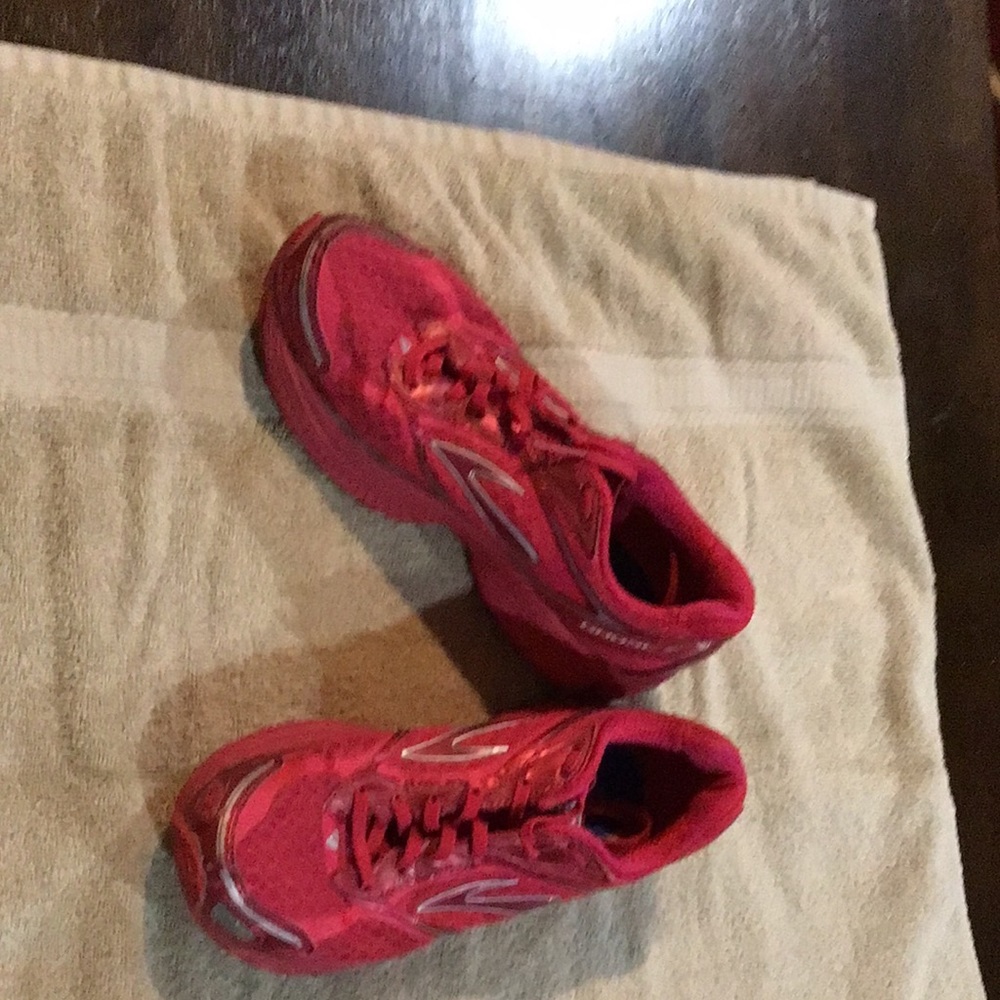 Women Dress shoes with 2 inches heel never worn size 7.5